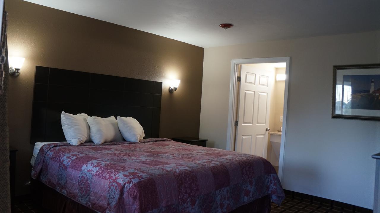 Best Stay Inn Plainville Экстерьер фото