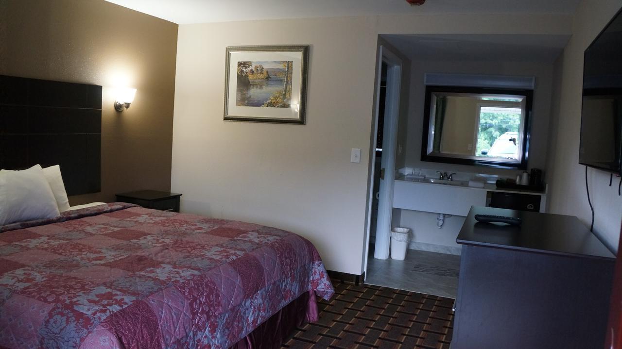 Best Stay Inn Plainville Экстерьер фото