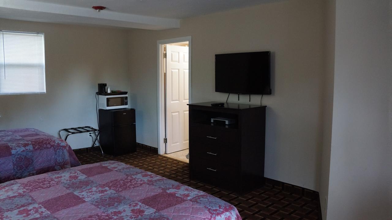 Best Stay Inn Plainville Экстерьер фото