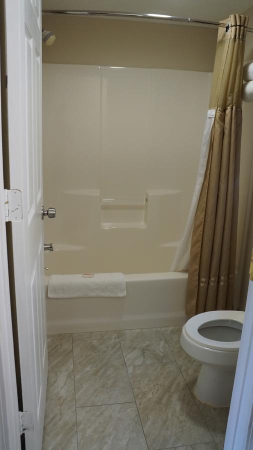 Best Stay Inn Plainville Экстерьер фото